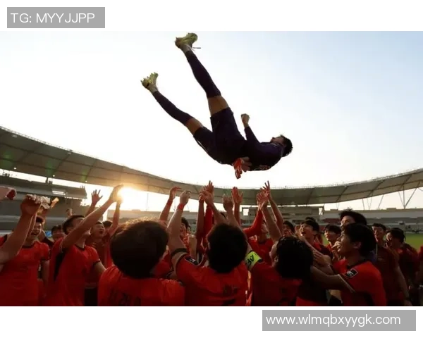 在绿茵场上追逐梦想却因爱情失落的足球人生